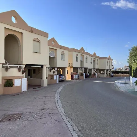 Apartamento Con Piscina A Metros De Mar